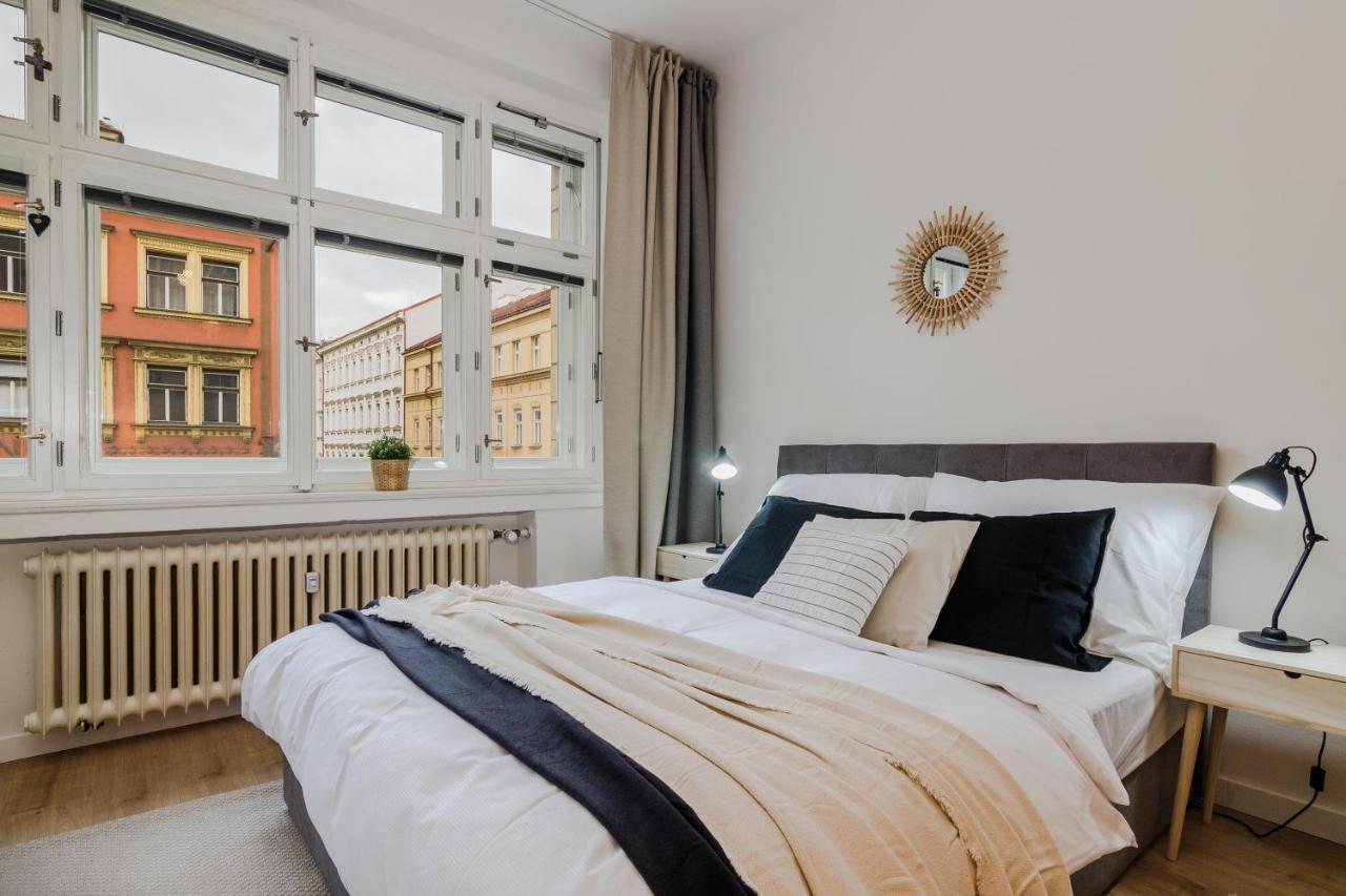 Apt In Prague Charles Bridge 1Km By Michal&Friends מראה חיצוני תמונה