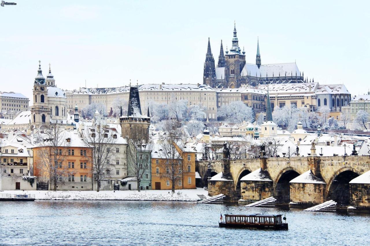Apt In Prague Charles Bridge 1Km By Michal&Friends מראה חיצוני תמונה